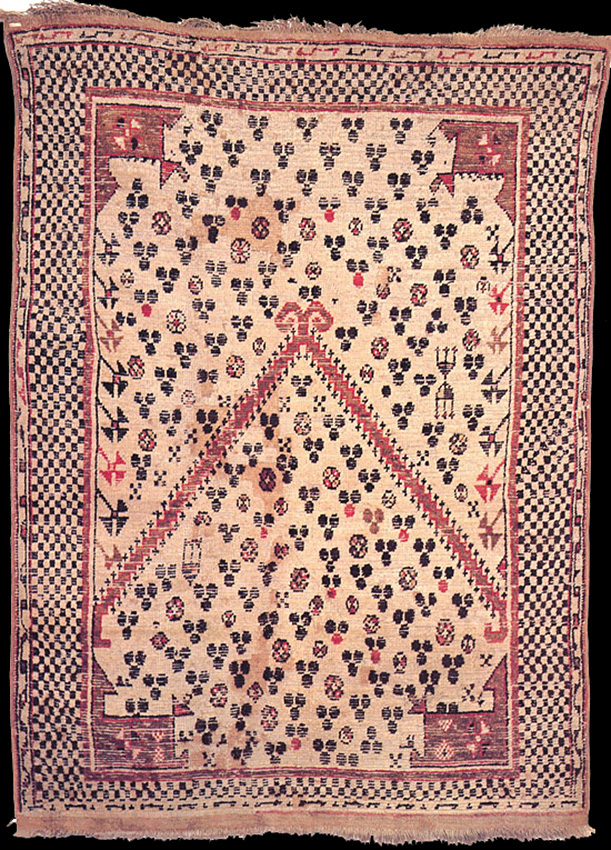 A rural interpretation of Selendi workshop carpets in the same area at 16th century